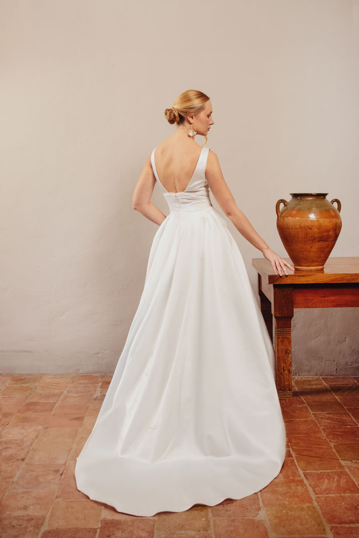 AV0202-094-IV-BACK-2